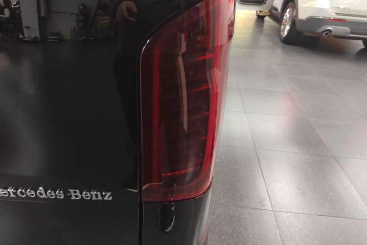 Used Mercedes-Benz Vito 2021 2.0T Elite Version 7 Seats