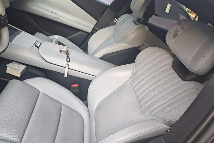 Used Lynk & Co Z10 2025 95 kWh 702 km All-Wheel Drive Intelligent Driving Ultra