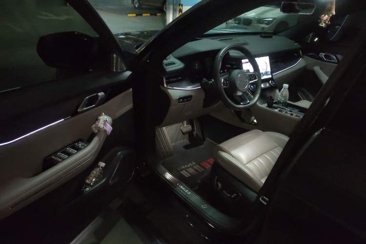 Used Lynk & Co 09 EM-P 2023 2.0TD EM-P Long-Range Version PM 7-Seater