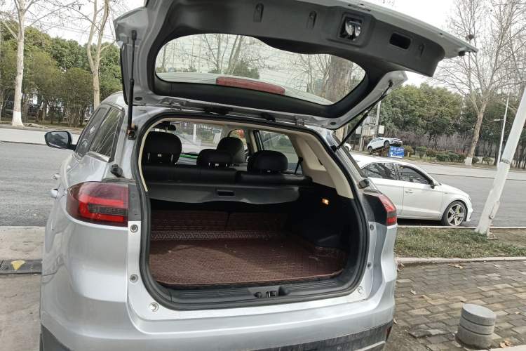 Used Geely Auto Emgrand X7 Sport 2020 1.8TD DCT Two-Wheel Drive Smart Connect 4G-Enabled Version