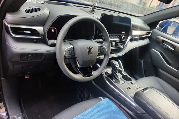 Used Toyota Crown Kluger 2023 2.5L HEV Four-Wheel Drive Prestige Edition Center Console