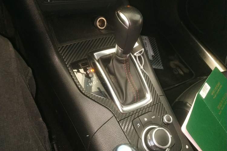 Used Mazda 3 Axela 2016 Sedan 2.0L Automatic Sport Model