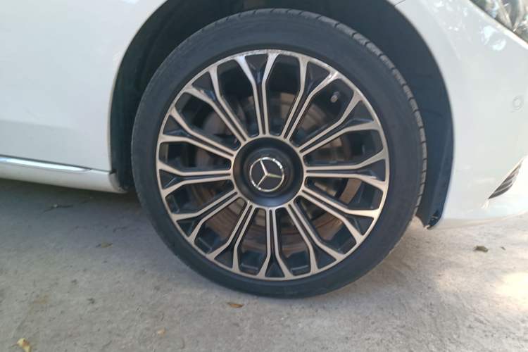 Used Mercedes-Benz C-Class 2015 C 260 L Right Front Wheel Hub