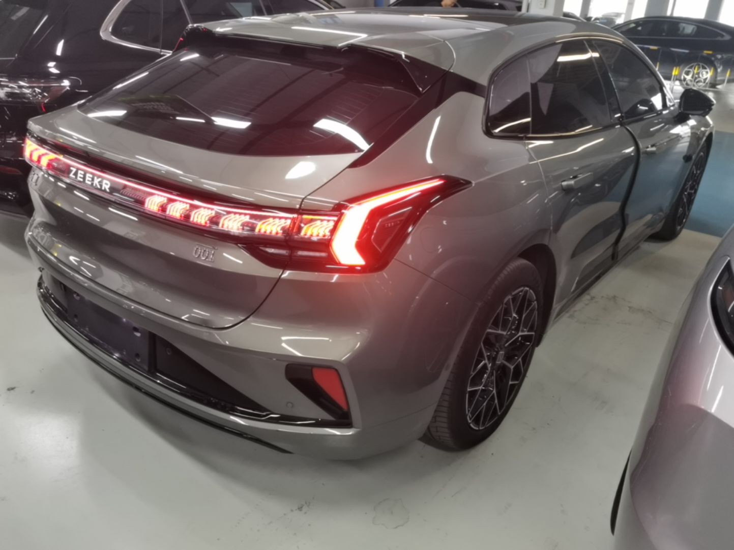 Zeekr 001 2025 WE Edition 95 kWh All-Wheel Drive — снимка 6