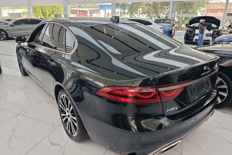 Used Jaguar XFL 2024 2.0T P250 Two-Wheel Drive Prestige Luxury Edition Rear Left 45 Deg