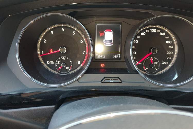 Used Volkswagen Tiguan L 2018 Facelift 330TSI Automatic Two-Wheel Drive Luxury Edition Odometer Close Up