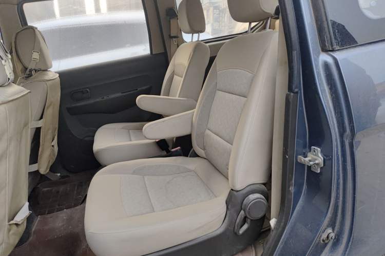 Used Wuling Hongguang 2014 1.2L Standard Model China IV
