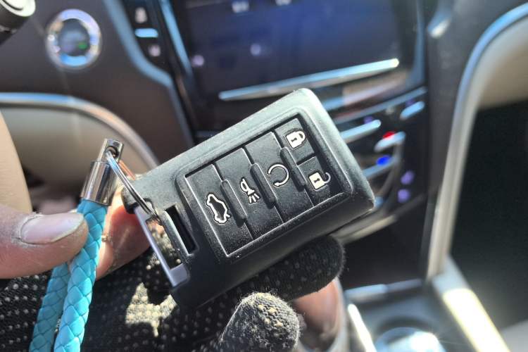 Used Cadillac XTS 2013 28T Luxury Model Vehicle Key