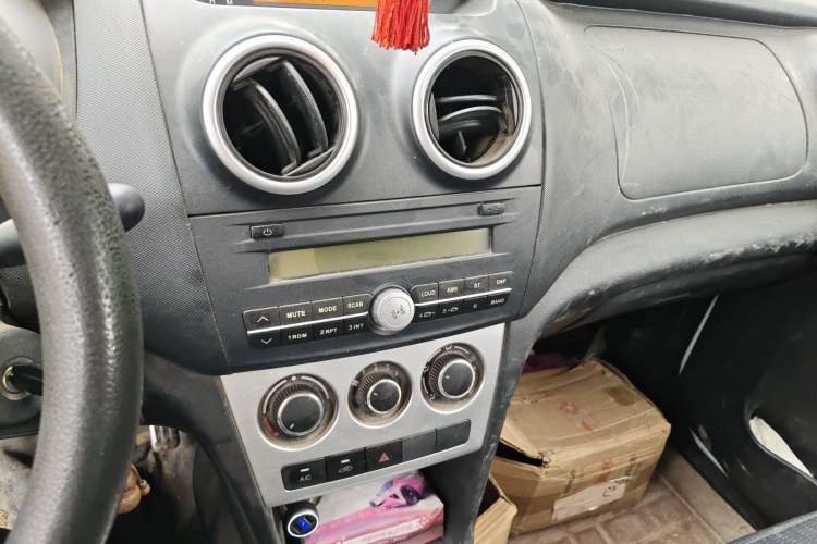 Used CHANGAN KAICHENG Ounuo S 2014 1.5L Base Version
