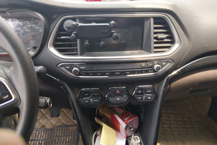 Used GAC Trumpchi GS4 2015 200T Manual Elite Edition Audio And AC Panel