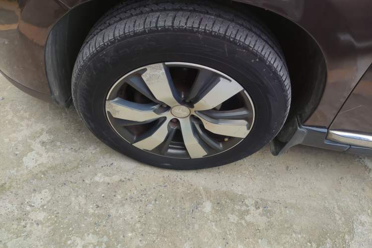 Used Peugeot 2008 2014 1.6L Automatic Navigation Edition Left Front Wheel Hub