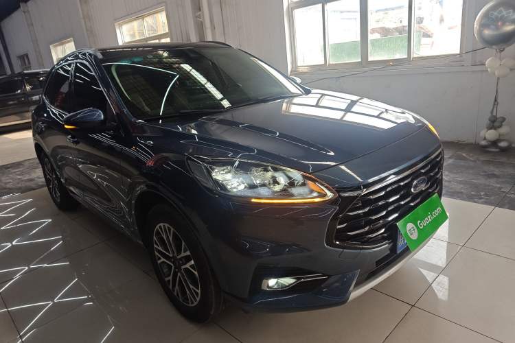 Used Ford Escape 2020 EcoBoost 245 Four-Wheel Drive Luxury Edition
