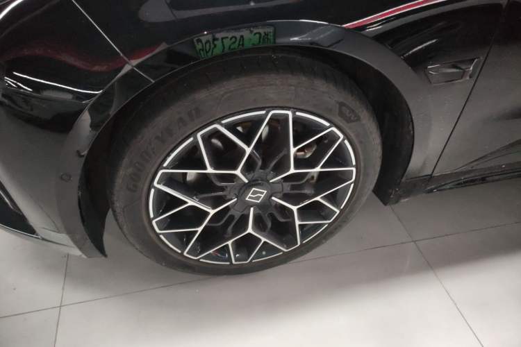 Used Zeekr 001 2024 WE Edition 95 kWh All-Wheel Drive Left Front Wheel Hub