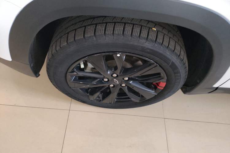 Used Chevrolet Trax 2021 Redline 335T CVT Top-Tier Model China VI Standard Left Front Wheel Hub