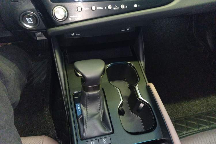 Used Lexus ES 2022 200 Excellence Edition