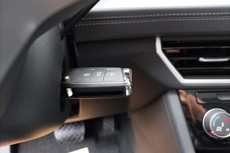 Used Volkswagen Sagitar 2025 Facelifted 300TSI DSG Flyover Edition