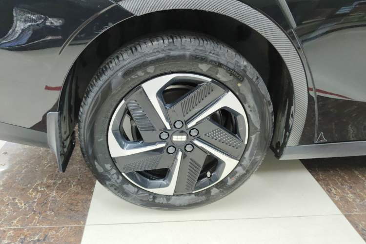 Used Geely Galaxy L6 2025 EM-i 140km Explorer+ Edition Exterior 5