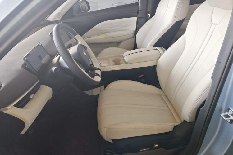 Used ARCFOX T1 2025 Model 425 PRO
