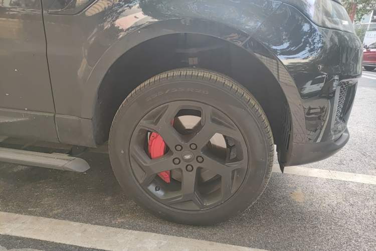 Used Land Rover Range Sport 2021 3.0 L6 SE Right Front Wheel Hub