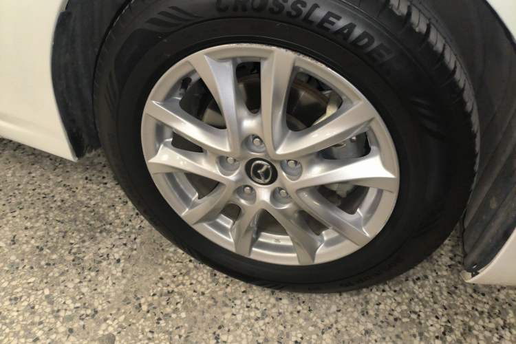 Used Mazda 3 Axela 2017 Hatchback 1.5L Automatic Luxury Model Emission Standard China V Right Front Wheel Hub