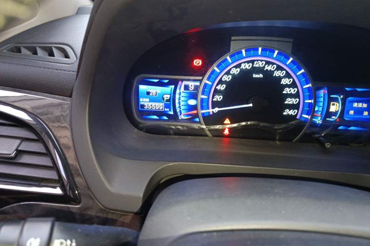 Used BYD S7 2017 2.0T Automatic Prestige Edition Odometer Close Up