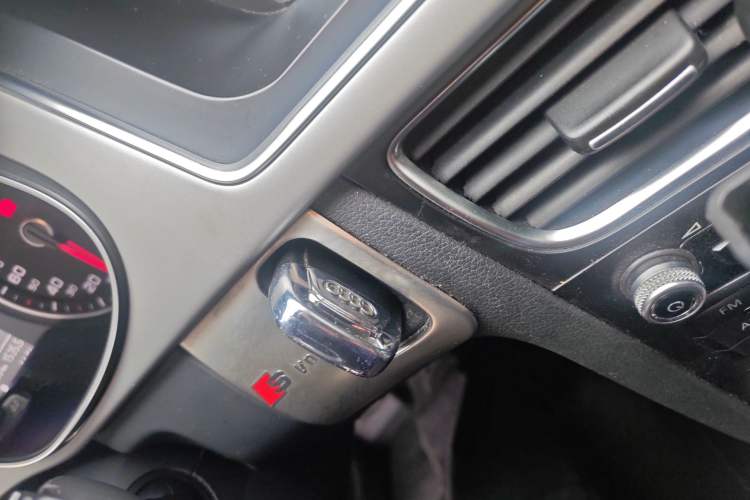 Used Audi A4L 2013 35 TFSI Automatic Standard Model
