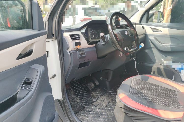 Used SAIC MAXUS EV30 2023 Pure-Electric Smart Logistics Expert with Long Wheelbase—Equipped with CATL Power Battery