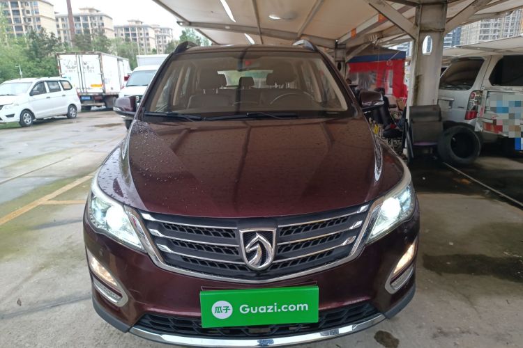 Used Baojun 560 2015 1.8L manual luxury version Front