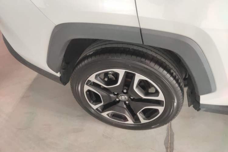 Used Toyota RAV4 2021 2.0L CVT Four-Wheel Drive Premium Edition