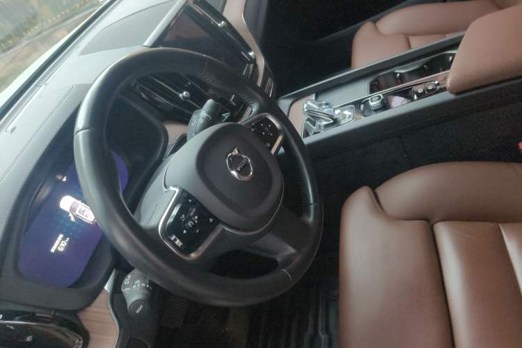 Used Volvo XC60 2022 B5 4x4 Smart Luxury Edition
