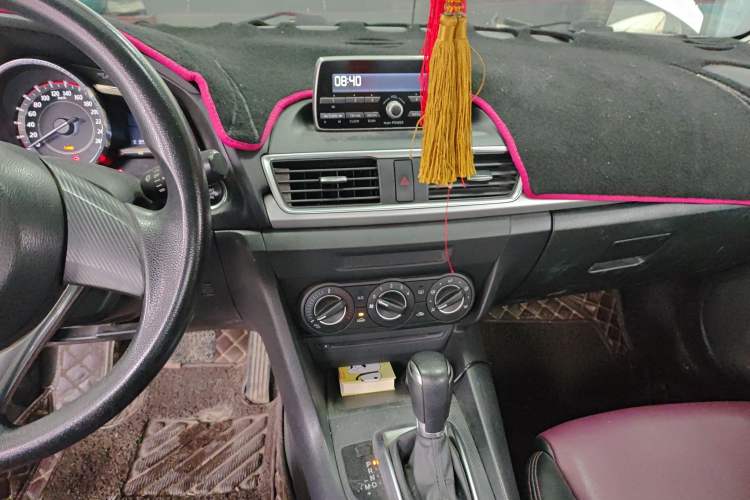 Used Mazda 3 Axela 2016 Sedan 1.5L Automatic Comfort Model
