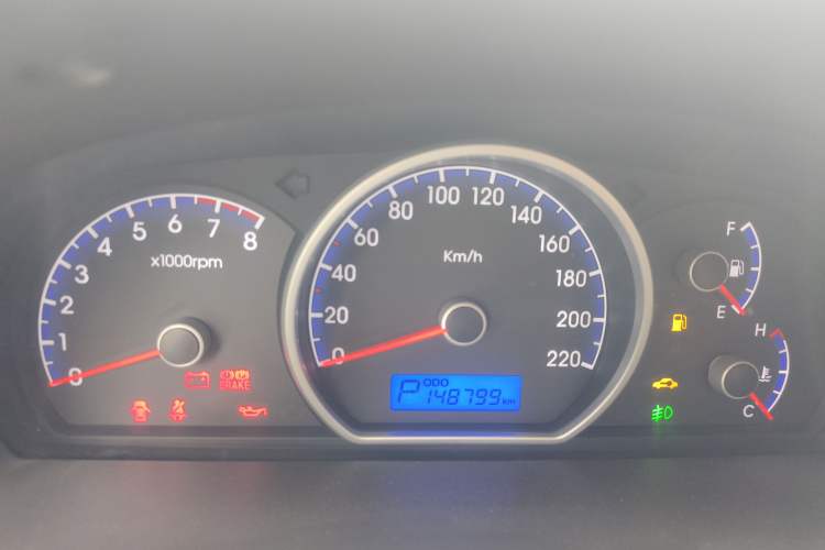 Used Hyundai Celesta 2015 1.6L Automatic Comfort Model
