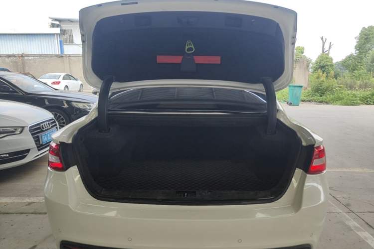 Used Geely Auto Emgrand GT 2015 1.8T Flagship Model