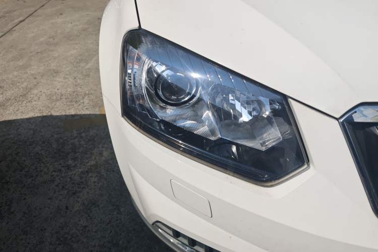 Used Skoda Yeti 2017 TSI280 DSG Prestige Edition Right Front Headlight