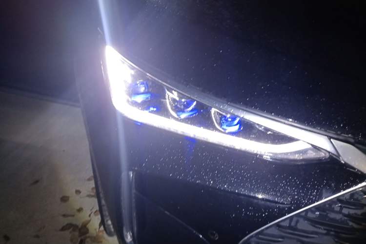 Used BYD Tang New Energy 2022 DM-p 215KM Four-Wheel Drive Flagship Model Right Front Headlight