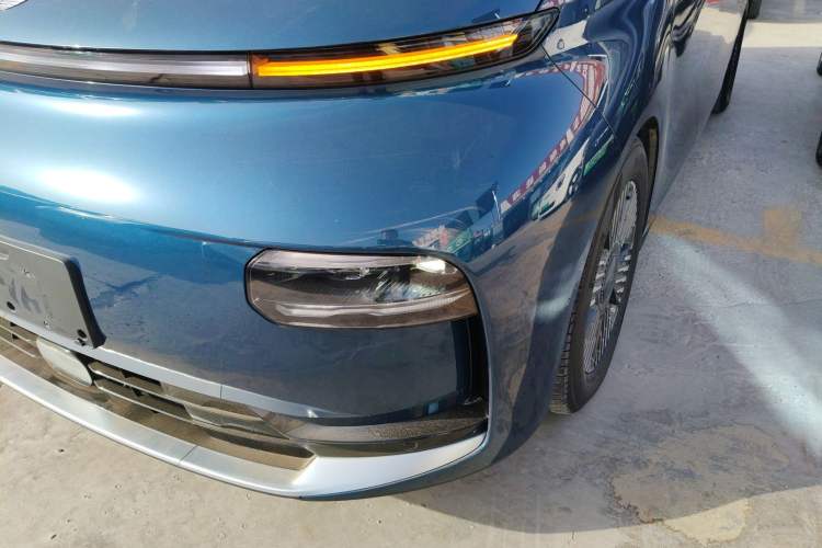 Used Geely Galaxy LEVC L380 2024 140-Degree 6-Seater All-Wheel-Drive Ultra