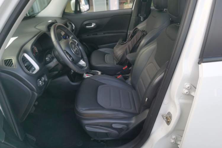 Used Jeep Renegade 2019 220T Automatic Leading Edition