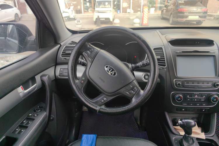 Used Kia Sorento 2013 2.4L 7-Seater Gasoline Luxury Version China IV Standard
