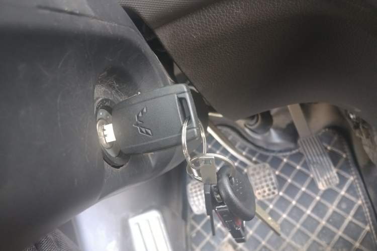 Used Wuling Rongguang S 2023 1.5L Basic Enclosed-Window Vehicle 2 Seats Vehicle Key