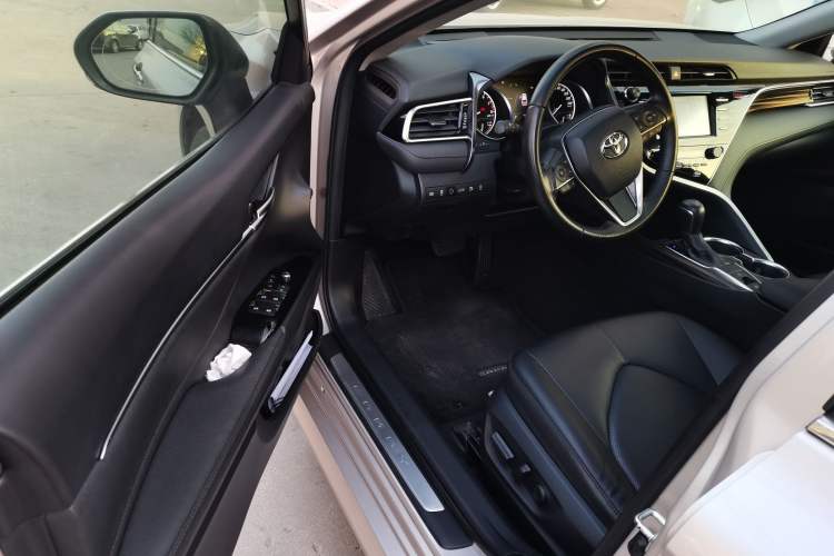 Used Toyota Camry 2018 2.0G Luxury Edition