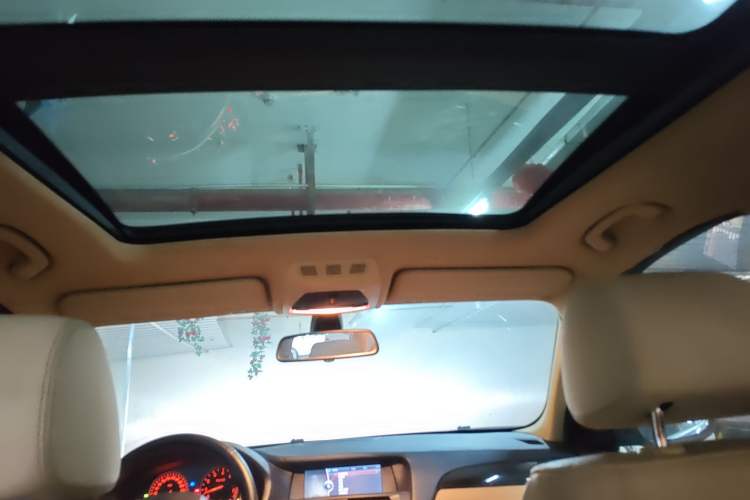 Used BMW X3  Headliner