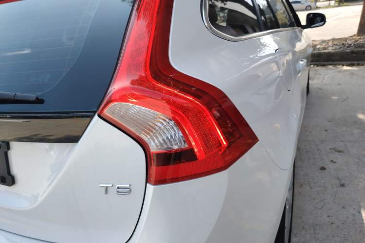 Used Volvo V60 2016 T5 Zhiyi Edition