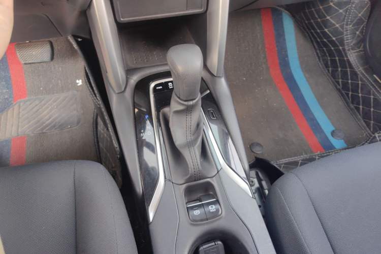 Used Toyota FRONTLANDER 2022 2.0L CVT Elite Edition Gear Lever