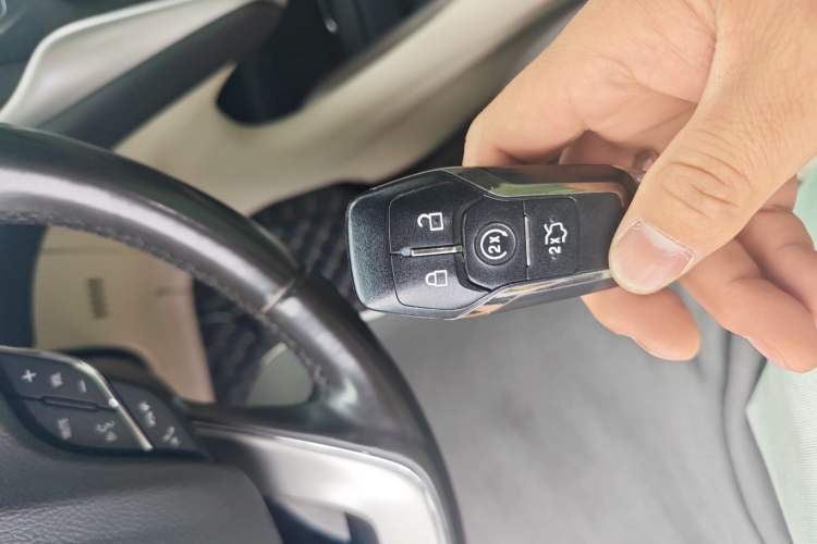 Used Lincoln MKC 2014 2.0T Two-Wheel-Drive Luxury Edition