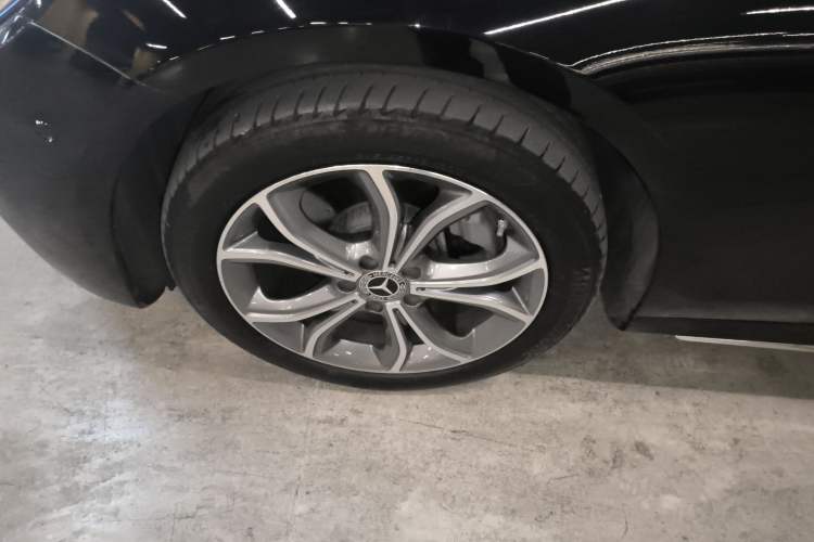 Used Mercedes-Benz E-Class 2023 Restyled E 300 L Sporty and Stylish Edition
