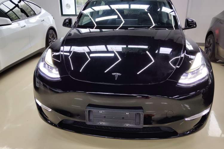 Used Tesla Model Y 2022 Long-Range All-Wheel-Drive Version