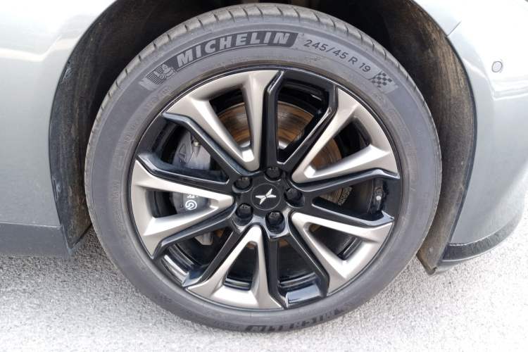 Used XPeng P7 2020 670E Right Front Wheel Hub