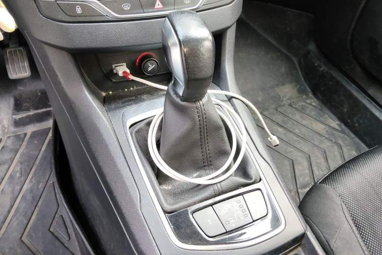Used Peugeot 308S 2015 1.2T Automatic Jingchi Edition Gear Lever