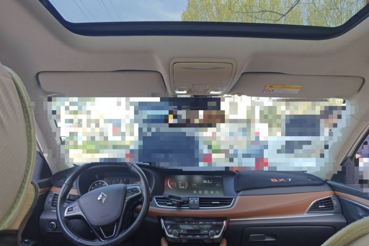 Used BORGWARD BX7 2016 28T Two-Wheel Drive Luxury Version 5 Seats
