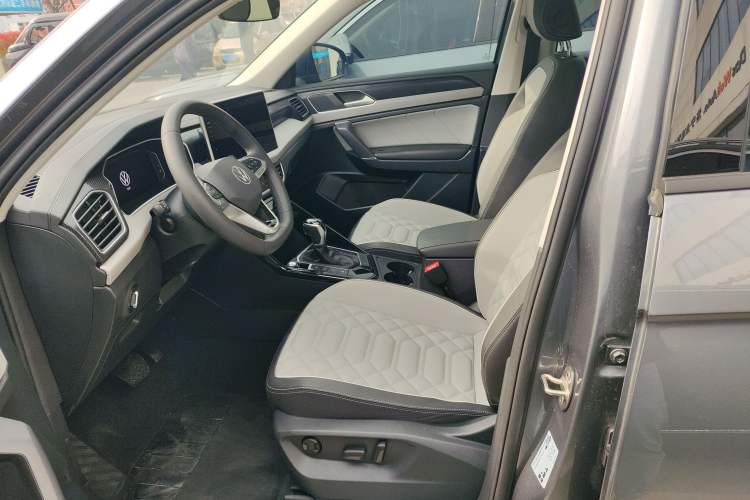 Used Volkswagen Tayron 2023 300TSI Two-Wheel-Drive Luxury Plus Advanced Edition Left Front Seat